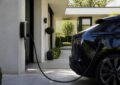 scopri come funziona la ricarica di un'auto elettrica a casa, i passaggi da seguire e i consigli per una ricarica efficiente e sicura.