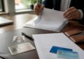 scopri quali documenti sono necessari per rinnovare la tua carta d'identità elettronica in modo semplice e veloce.